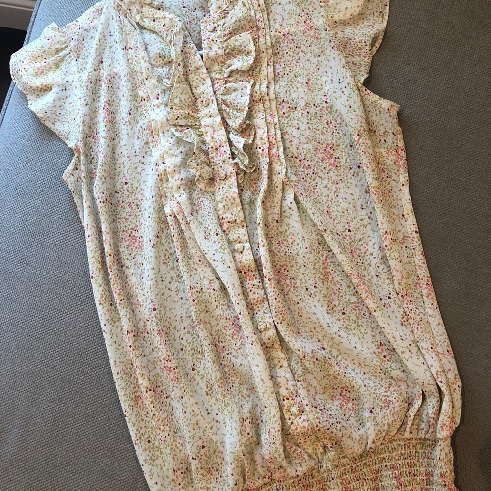 Short sleeve sheer ruffle blouse Sz S